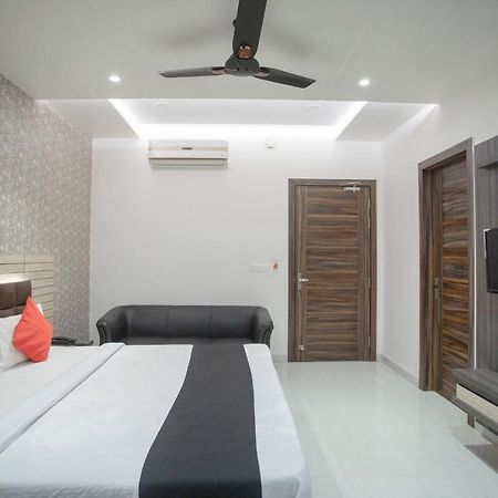 Capital O 69415 Green View Resort Alīgarh Екстериор снимка